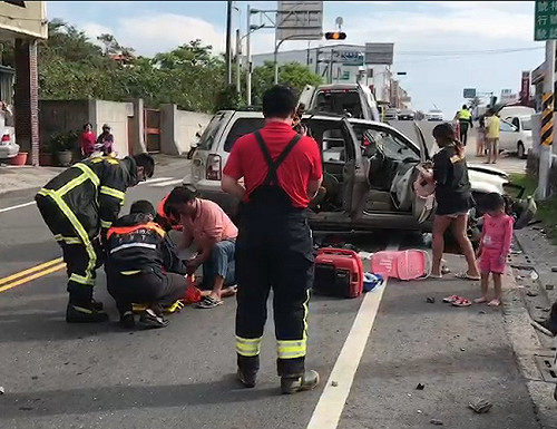 台東太麻里兩車擦撞 5人送醫無生命危險