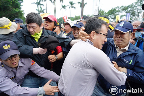 年改抗議沒主動攻擊 北市警澄清網路流言
