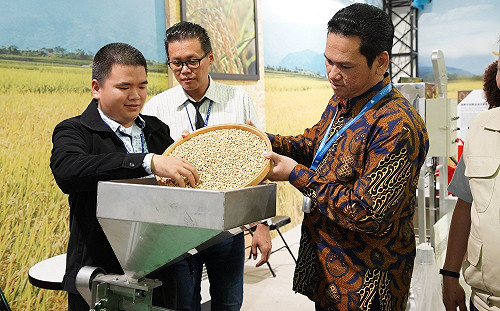 農博SHOW農機！多國使節讚嘆台機械CP值高