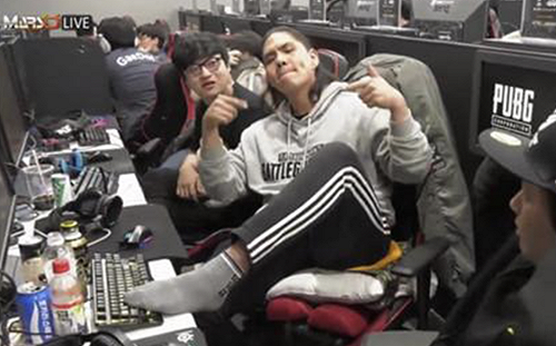 用腳也能吃雞？《絕地求生》選手羞辱對手惹議