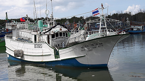 違規漁船遭罰1200萬 廢執照   漁業署：惡性重大要重懲