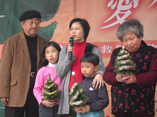 孫越熱心公益 基督教救助協會緬懷