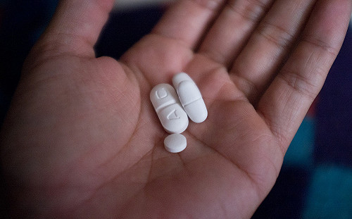 先吃胃藥再服藥能顧胃？食藥署：會慢性傷身