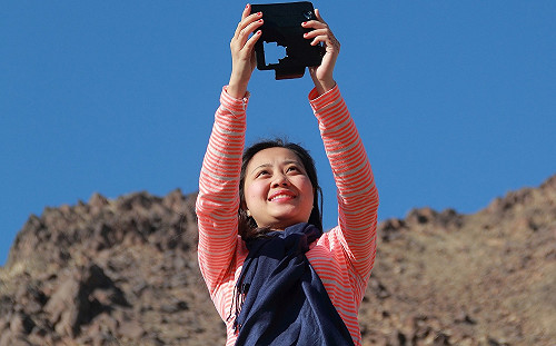 上傳甜蜜自拍照  小心個資全都露