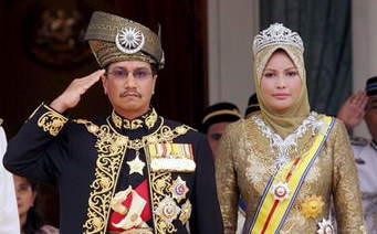 修憲削王權 馬哈地與大馬王室關係尷尬