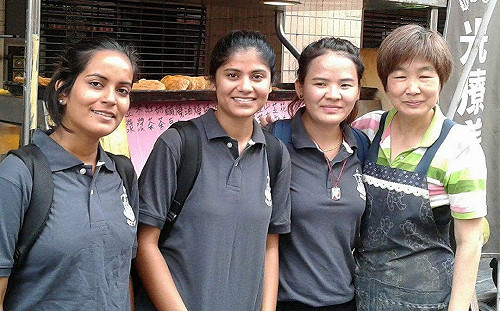 讓阿豆仔為觀光宣傳！南市增外籍秘密客在店家打卡