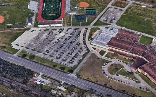 快訊》美德州校園傳槍響多人中槍 警封鎖現場