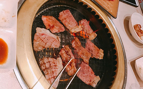 抵抗油煙店家！地方中央齊力管制