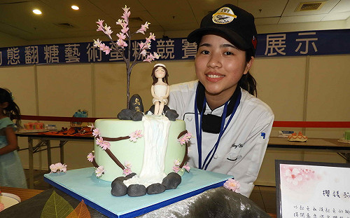 新北蛋糕技能賽  摘金回國的鄭亞芸、翟宇凡翻糖功夫了得