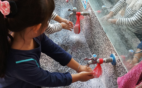 腸病毒疫情增 衛生局籲：搖搖馬別碰！回家先洗手