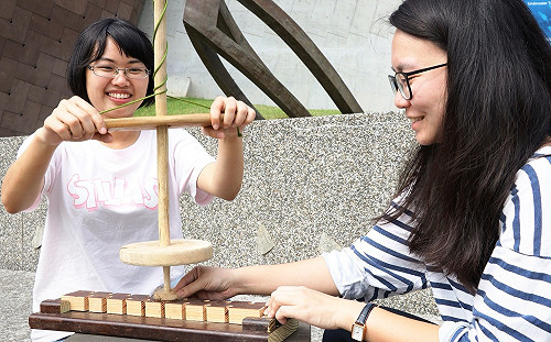 只要一天史前技能GET！博物館教你鑽木取火做陶器