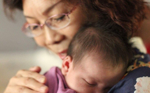 溫馨五月天最美的依靠 看見最美的親情