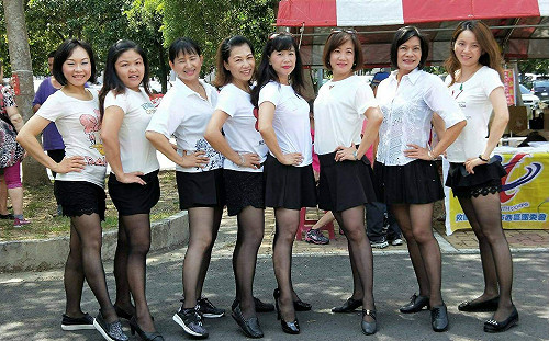 嘉義市議員參選人力挺醫院公益活動 動員辣媽舞團助陣