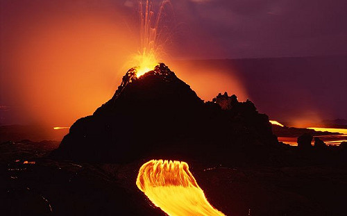 幾勞亞火山熔岩流來襲 最後一批居民撤離