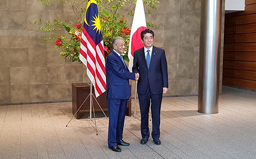 不爽某國高利貸  馬哈迪重提東望政策改找日本借錢