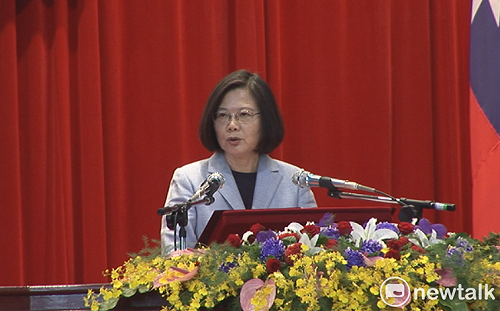 警大聯合畢典致詞  蔡英文: 用熱情、專業與團隊合作解決問題