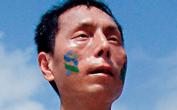 保全引導視障者卻撞柱流血 台鐵：非不聞不問