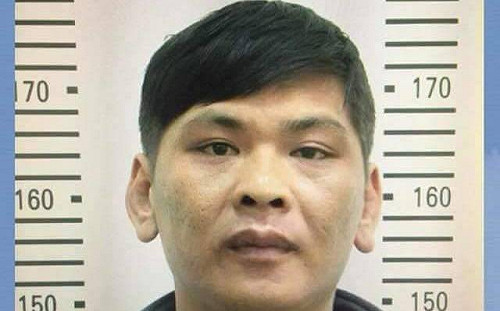 現場直擊! 性侵犯奪警槍躲工地 難逃警犬追蹤束手就擒 (影)