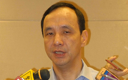 喝珍奶不用吸管？朱立倫：錯誤講法