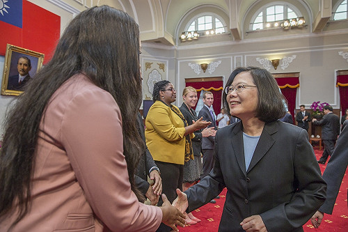 中國打壓！蔡英文：力道越大台灣走出去的決心就更強