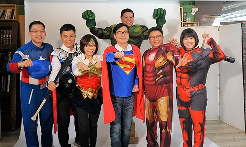 大英雄聯盟合體！超人陳其邁：市民呼喚立即出發