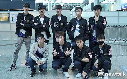 英雄聯盟洲際賽》飛抵大連！閃電狼全力備戰