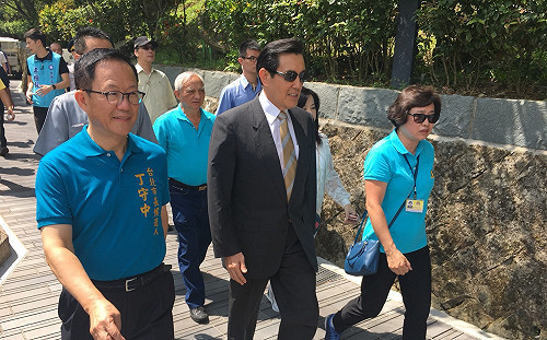 大群館直租學生就合法？ 丁守中批柯P與綠假分裂真合作