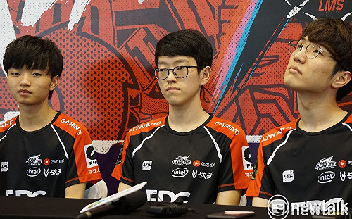 英雄聯盟洲際賽》記者跑錯場？電競、世足傻傻分不清楚！