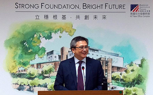 卸任AIT處長再展幽默 梅健華：回華府非入土為安