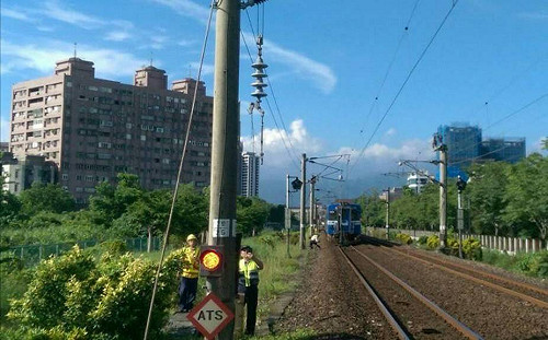 南投接連兩起地震 台鐵降速行駛影響1210名旅客