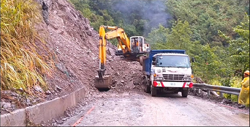 瑪利亞颱風南投新中橫133k土石坍塌  交通全面中斷