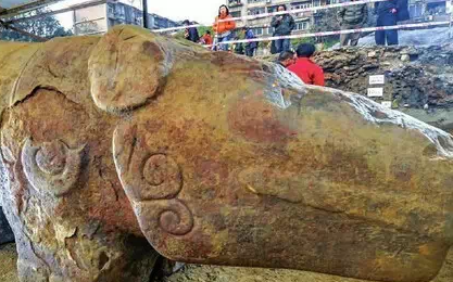 神獸發怒了? 移動鎮水石犀降大雨  四川民眾怪當局