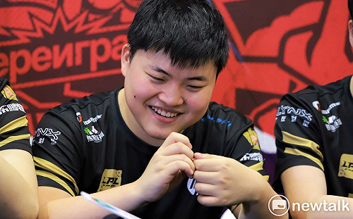 《英雄聯盟》手傷加劇！RNG Uzi暫別賽事休養治療