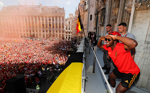 黃金世代一路挺進勇奪世足賽季軍  比利時隊凱旋萬人歡呼