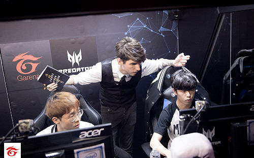 《英雄聯盟》臨時申請更換教練　M17遭罰2萬5新台幣