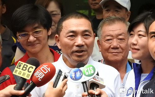 侯友宜訪石碇螢火蟲書屋 鼓勵青農返鄉在地創生