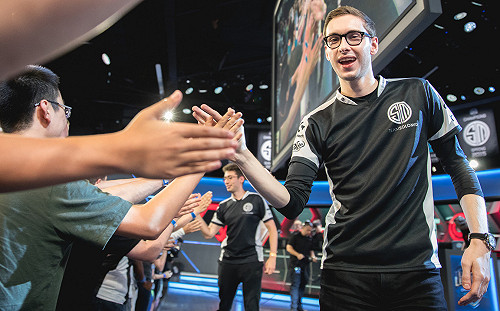 砸3700萬美金！NBA球星柯瑞等人贊助北美戰隊TSM