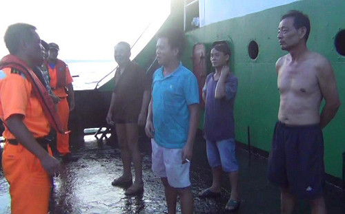 陸貨輪闖北碇航道 金門海巡扣船押回