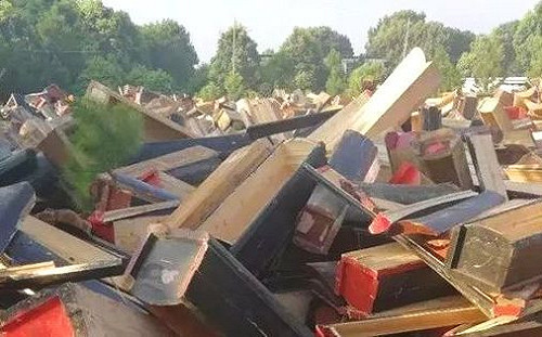 江西推全面火葬 官方強硬「搶棺砸棺」引眾怒