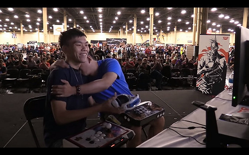 《EVO 2018》E.T.林家弘再次連霸KOF XIV！總冠軍「台灣內戰」英雄惜英雄