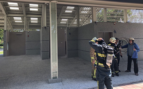 高雄228和平公園男廁馬桶遭炸毀　鎖定兩嫌