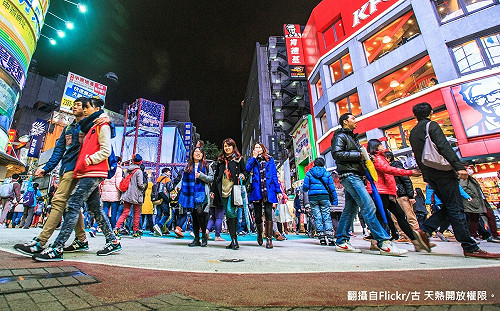 90後陸青用消費展現個性 學者：因為失去追求感