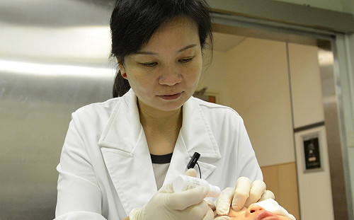 不要以為只是眼屎  醫生：小心眼裡長蟲！