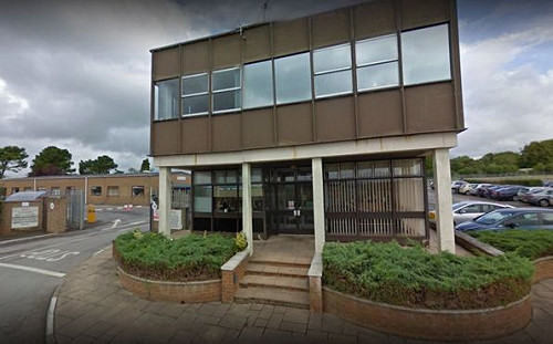 英國軍事裝備工廠爆炸 一死一重傷