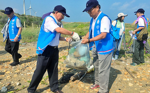 中油桃園觀塘淨灘　盼第3接氣站通過環評