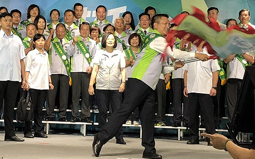 中彰投授旗誓師 蔡英文：在野黨勿再唱衰台灣