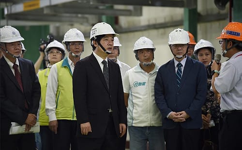 賴清德視察苗栗通霄電廠  盼帶動經濟發展