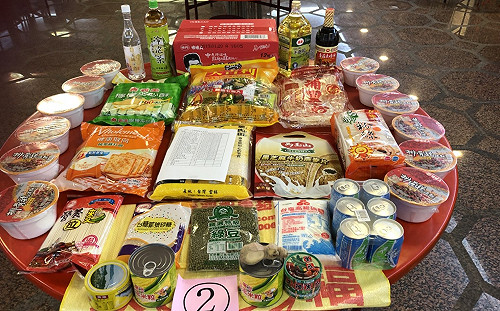 中元普度做愛心  萬和宮代捐百萬元供品