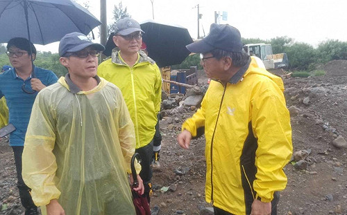 大雨重創屏東   道路坍塌急搶修