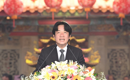 新竹全國義民祭今開幕 賴清德上香扶轎場面熱鬧